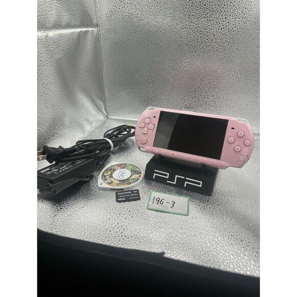 psp 3000 w/accessories & new battery - Picture 1 of 10